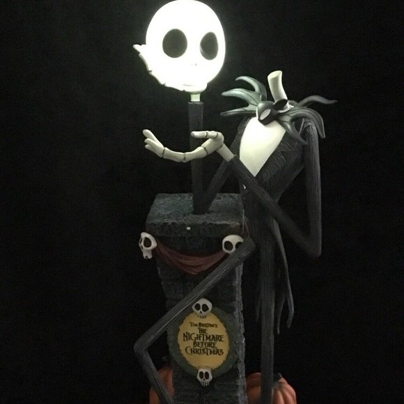 DISNEY NIGHTMARE BEFORE CHRISTMAS JACK SKELLINGTON LARGE LIGHT-UP STATUE FIGURE - Picture 3 of 5